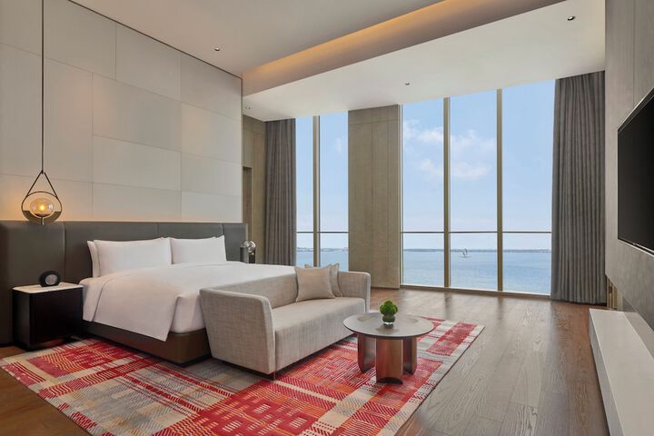 Room 10 of 114
