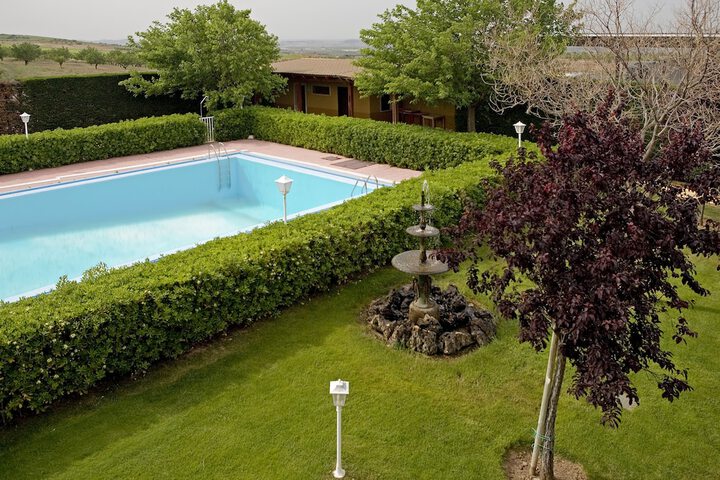 Pools & Facilities