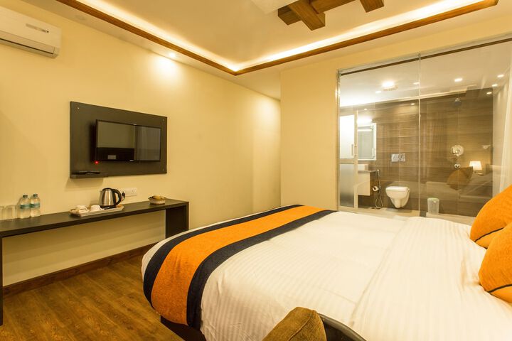 Room 10 of 72