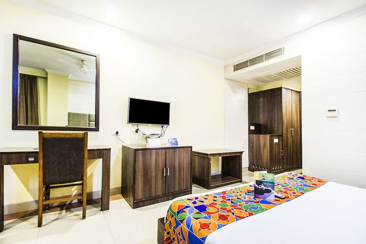 Room 9 of 34
