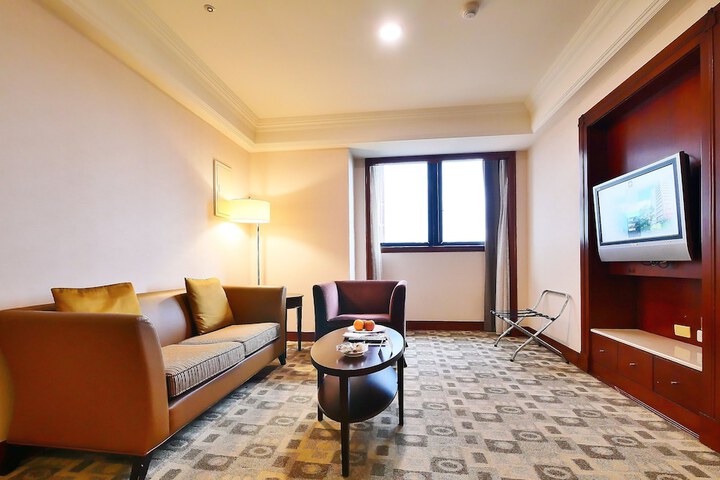 Room 52 of 122