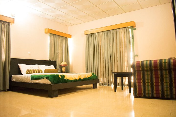 Room 16 of 97