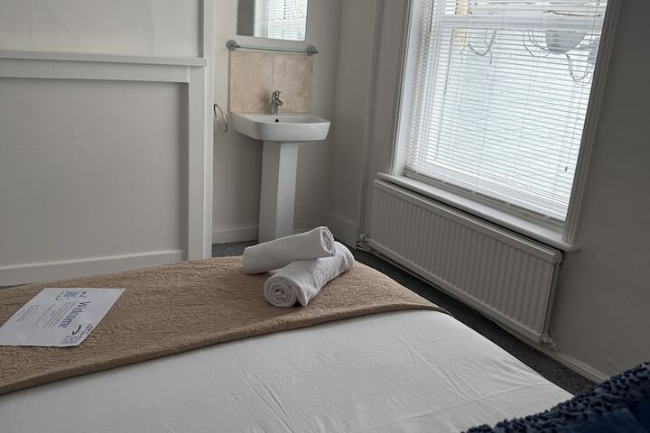 Room 4 of 14