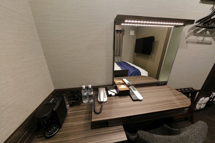 Room 15 of 103