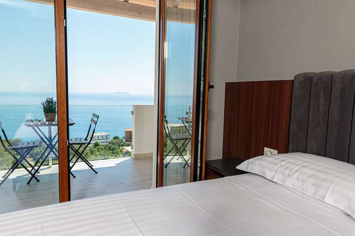Room 45 of 111