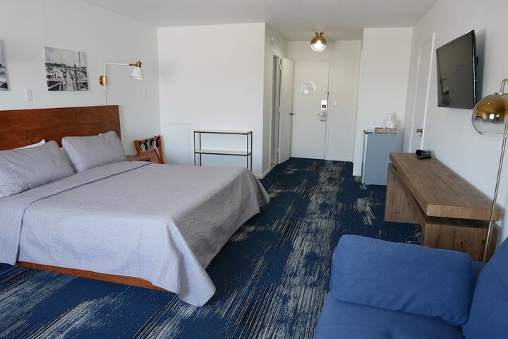 Room 5 of 70