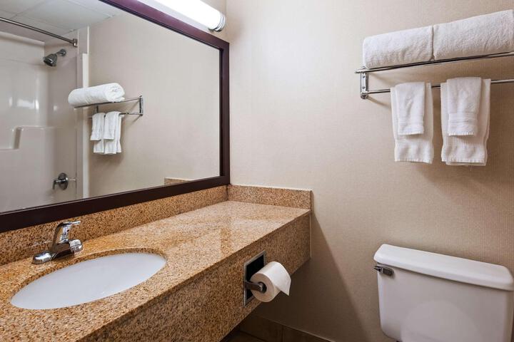 1 Queen Bed Sofa Bed Sitting Area Microwave and Refrigerator High Speed Internet Accessible Full Breakfast (1 of 26)