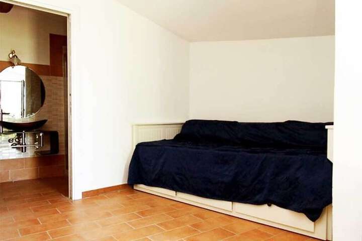 Room 29 of 35