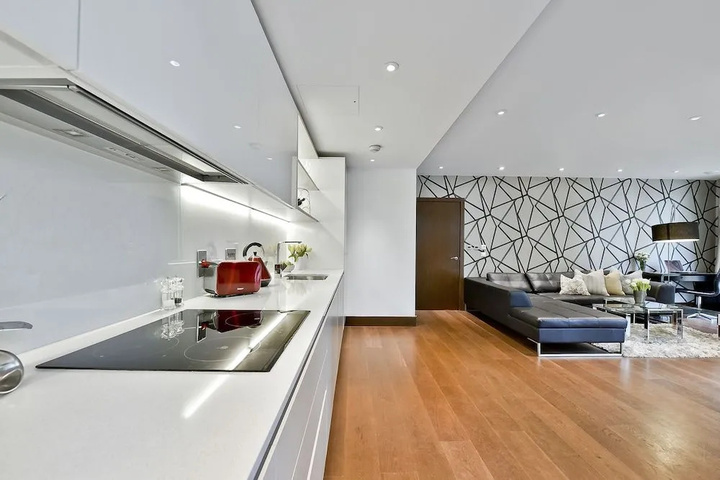 Room 10 of 12