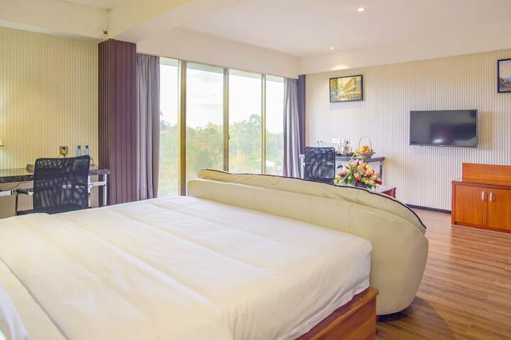 Room 3 of 9