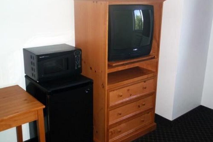Room 8 of 12
