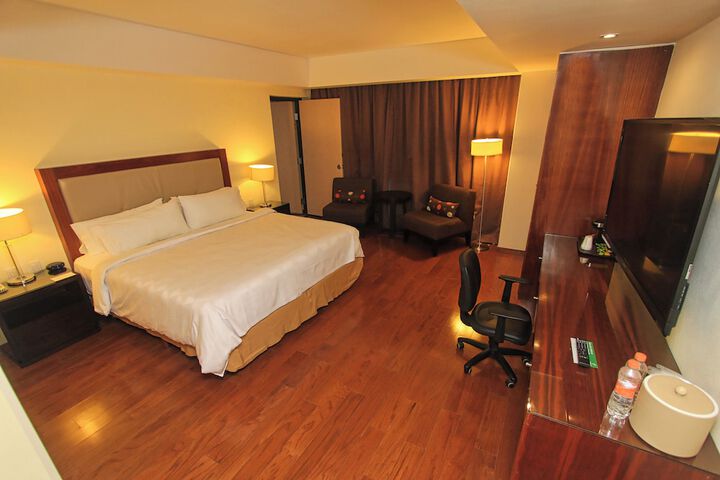 Room 33 of 150