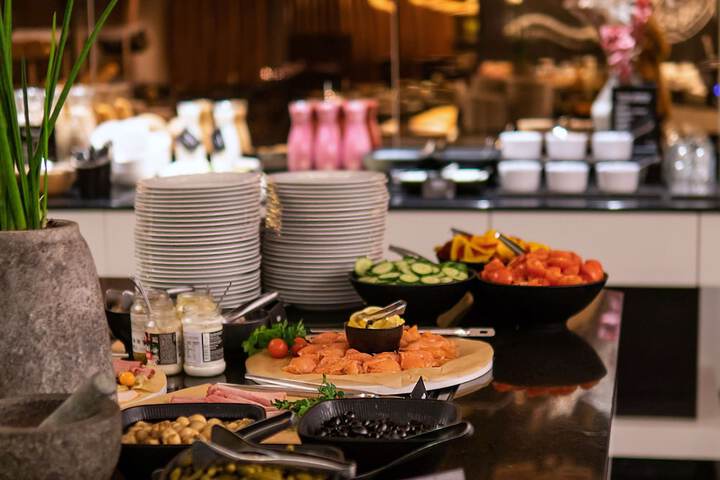 Breakfast/Coffee Service 52 of 102