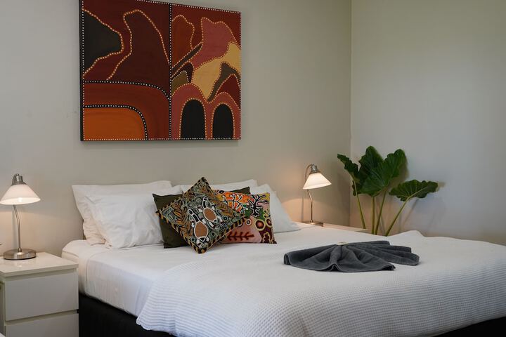 Room 6 of 25