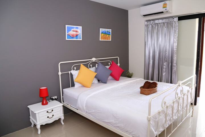 Room 27 of 94