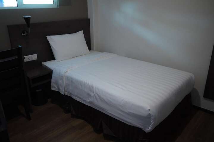 Room 15 of 50