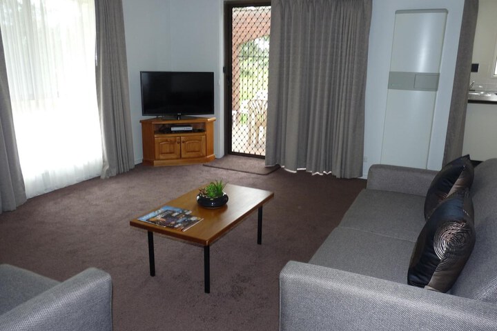 Room 11 of 28