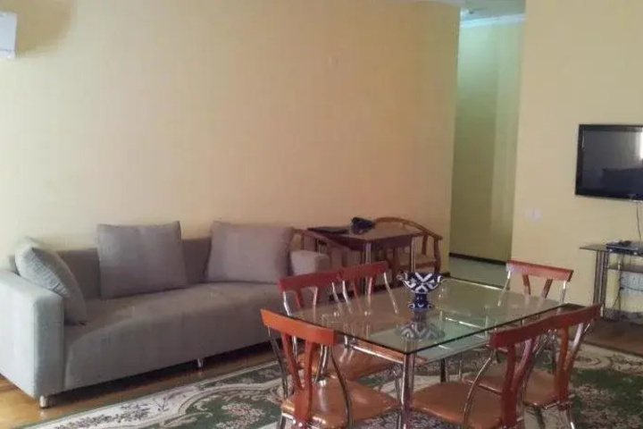 Room 4 of 27