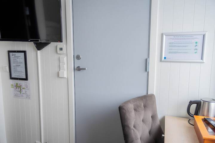 Room 50 of 262