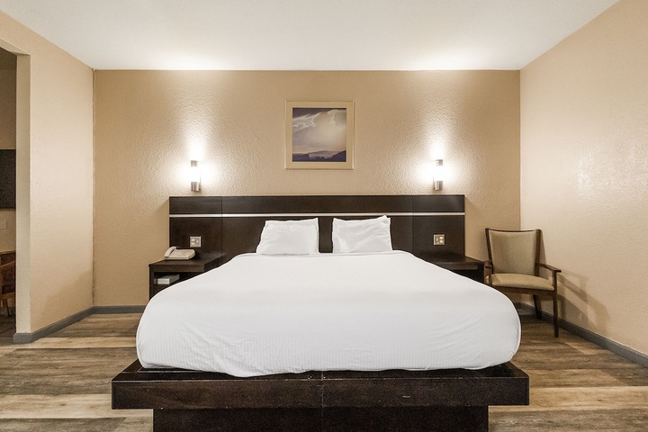 Standard | King Bed (26 of 30)