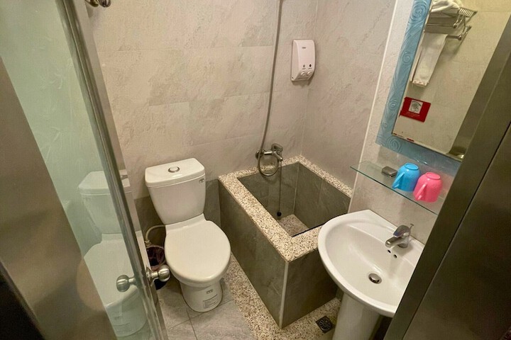 Room 42 of 48