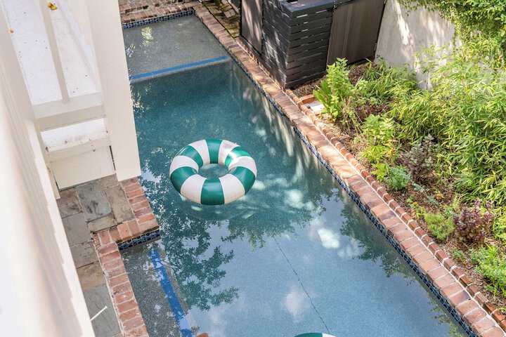 Pool 52 of 75