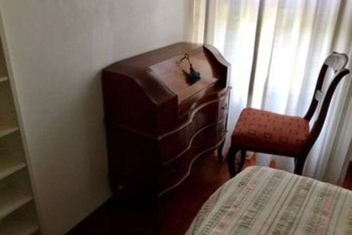 Room 9 of 26
