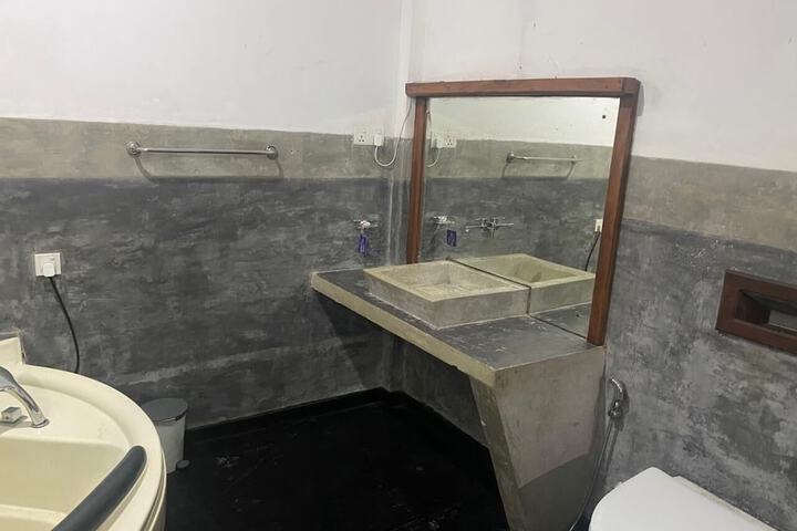 Room 74 of 93