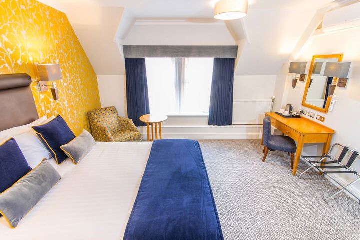 Room 4 of 64