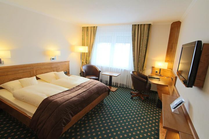 Room 9 of 71