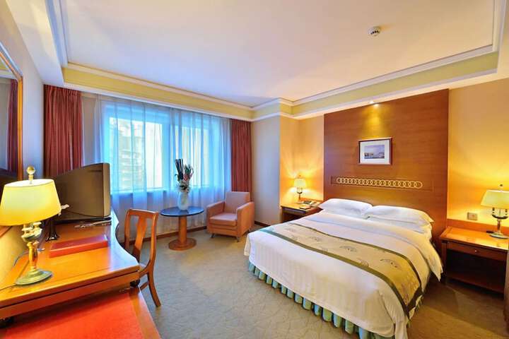 Room 7 of 40