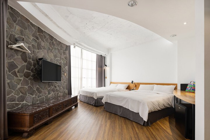 Room 95 of 151