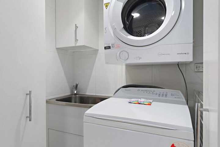 Laundry 23 of 33