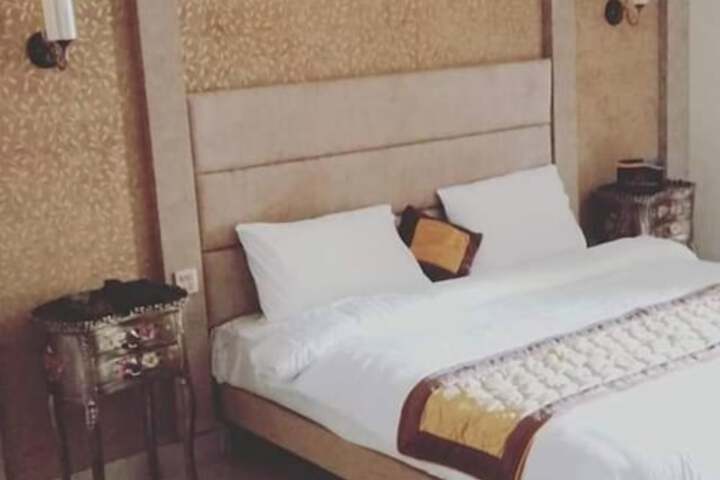 Room 10 of 23
