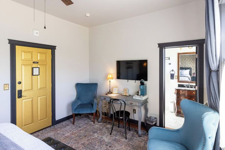 Room 35 of 89