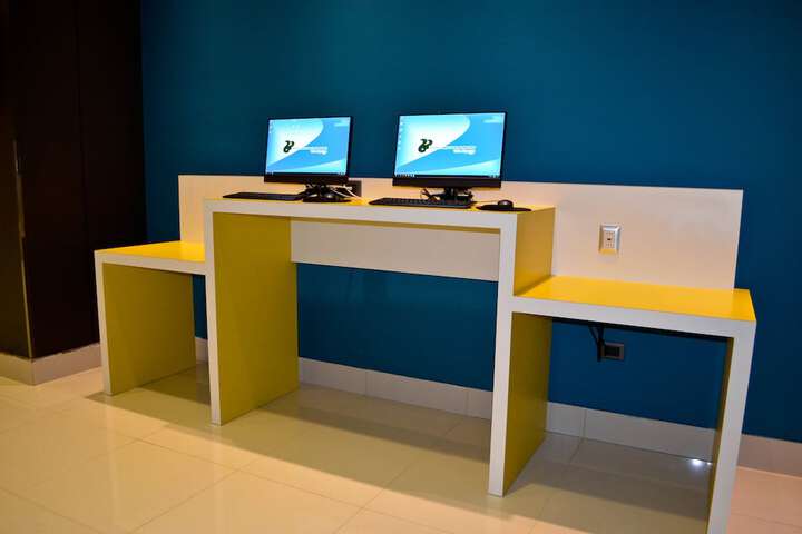 Business Center 47 of 50
