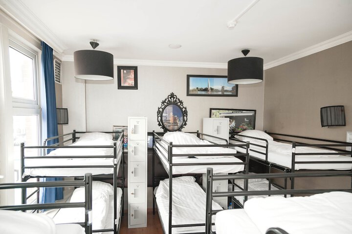 Room 6 of 50