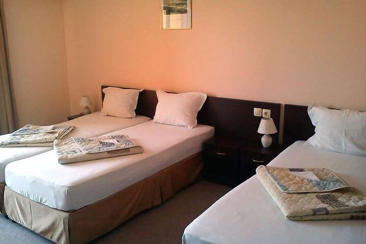 Room 14 of 48