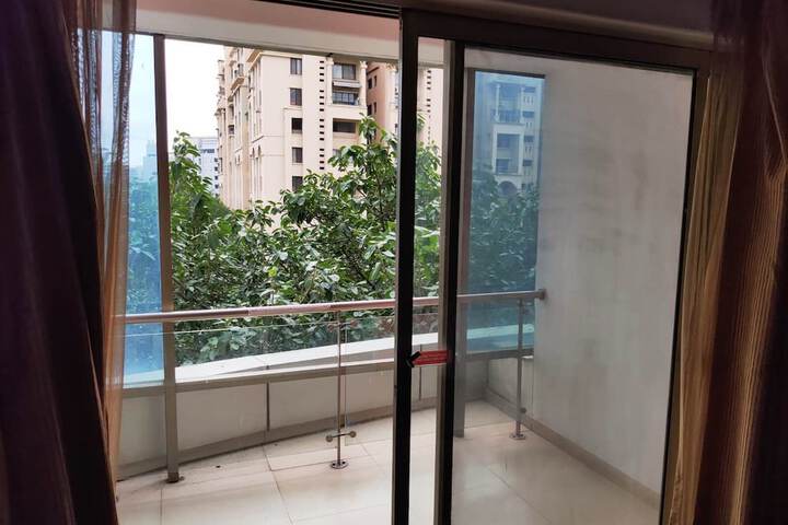 Room 8 of 38