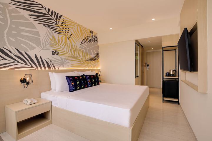 Room 9 of 48