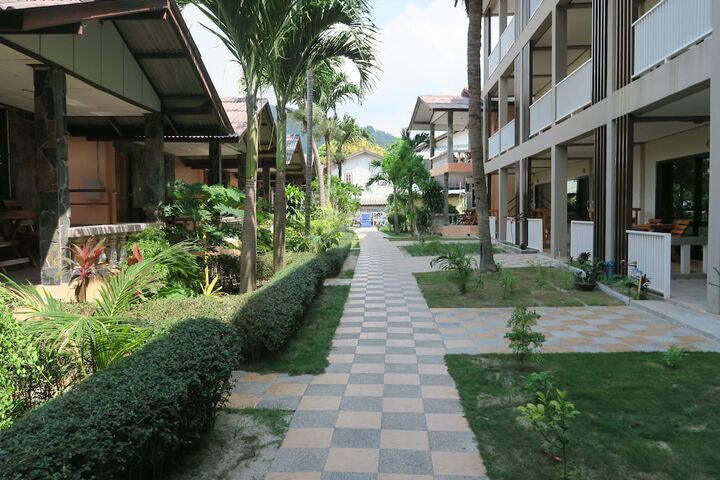 Hotel Exterior 48 of 57