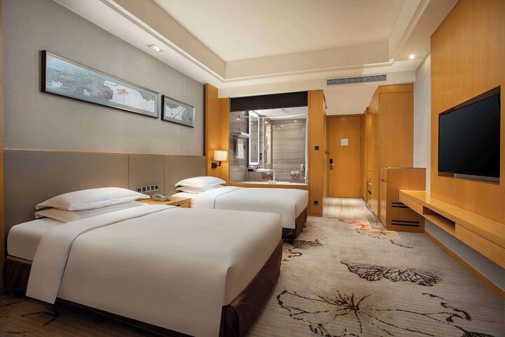Room 8 of 27