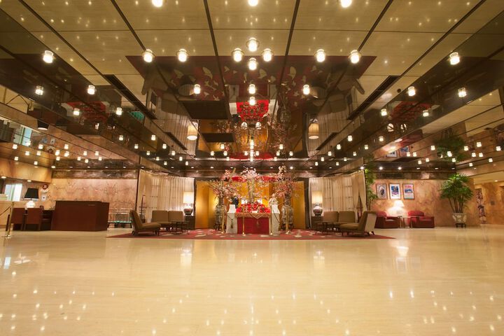 Entrance & Lobby