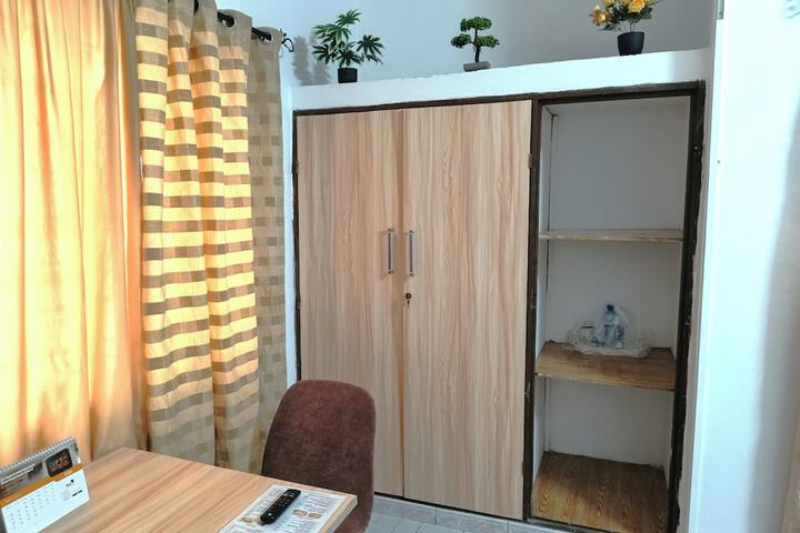 Room 12 of 36