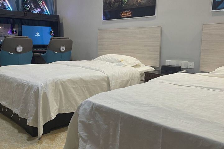 Huatai Electric Sports Hotel