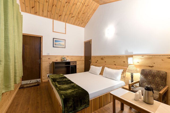Room 4 of 14