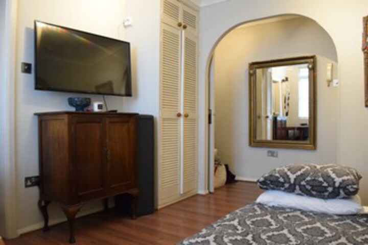 Room 13 of 14