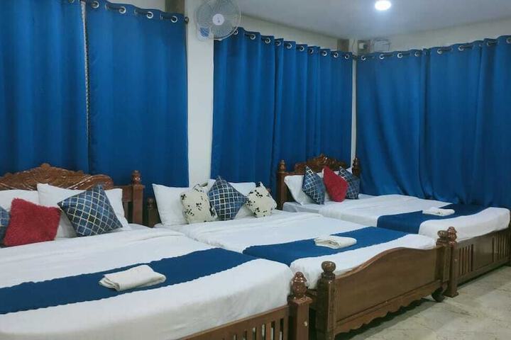 Room 27 of 195