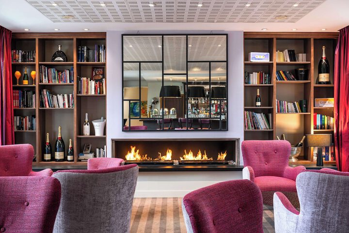 Hotel Lobby