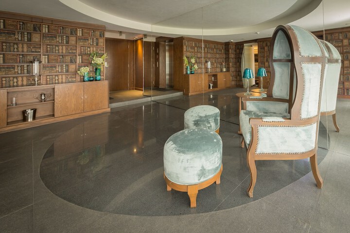 Lobby Entry